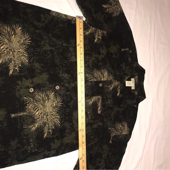 Trader Bay Short Sleeve Button Up Shirt Size Large Dark Green - Picture 2 of 4